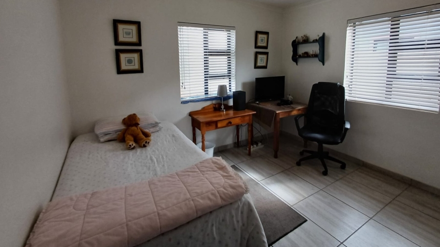 3 Bedroom Property for Sale in Britannia Bay Western Cape